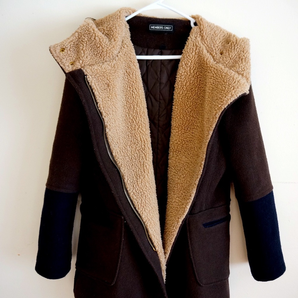 Color Block wool coat with sherpa-lined Hoodie